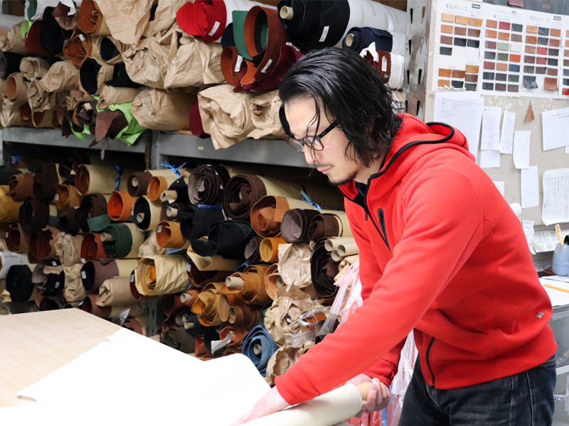 staff_tomino